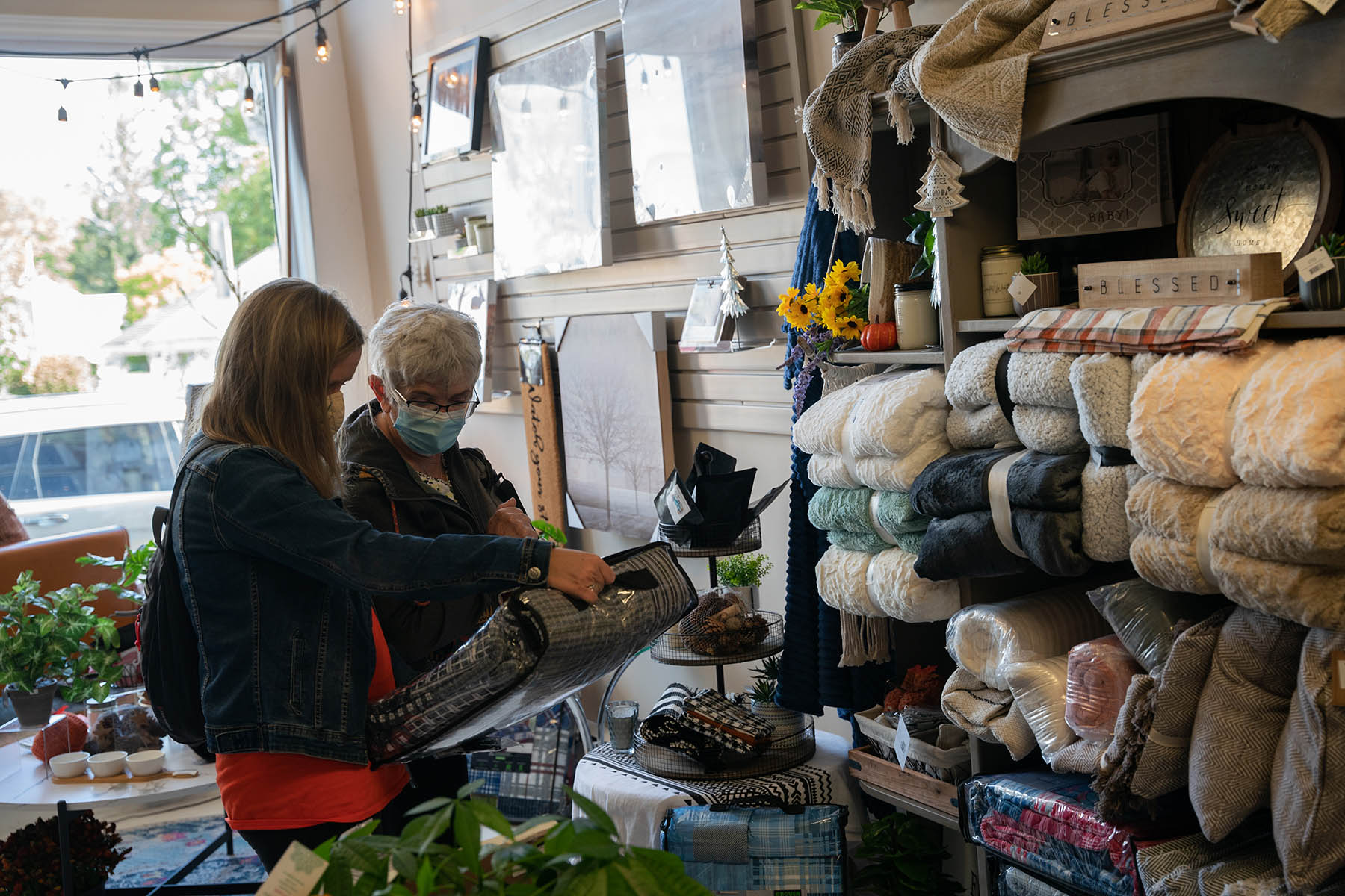 people shopping